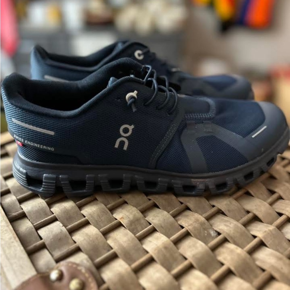 On Running men’s Navy Athletic Shoes